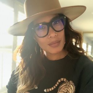 Meet your Posher, V maria